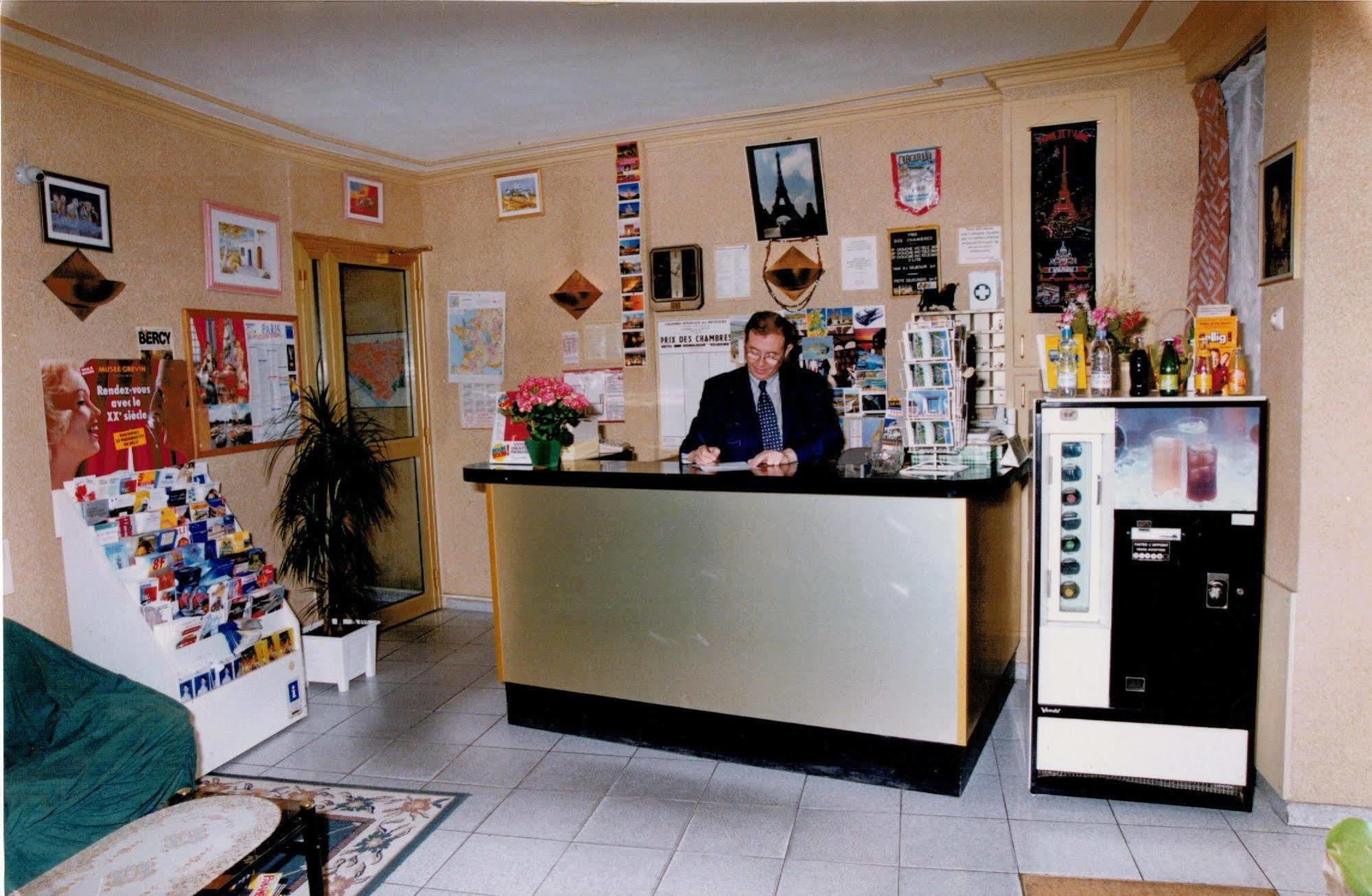 Hotel Paris Bercy Luaran gambar